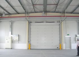 四川工業(yè)提升門廠家,全國免費(fèi)上門服務(wù)！【廣州奇翔】