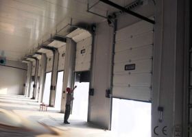 寶應工業(yè)提升門,美觀大方提升企業(yè)形象！-廣州奇翔